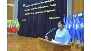 “Alumni Talk: Sharing Experiences & Job Opportunities” ဟောပြောပွဲကျင်းပခြင်း