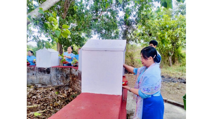 သမဝါယမနှင့်စီမံခန့်ခွဲမှုပညာတက္ကသိုလ်(သန်လျင်)မိသားစု၏ ကဆုန်ညောင်ရေသွန်းလောင်းပွဲကျင်းပ